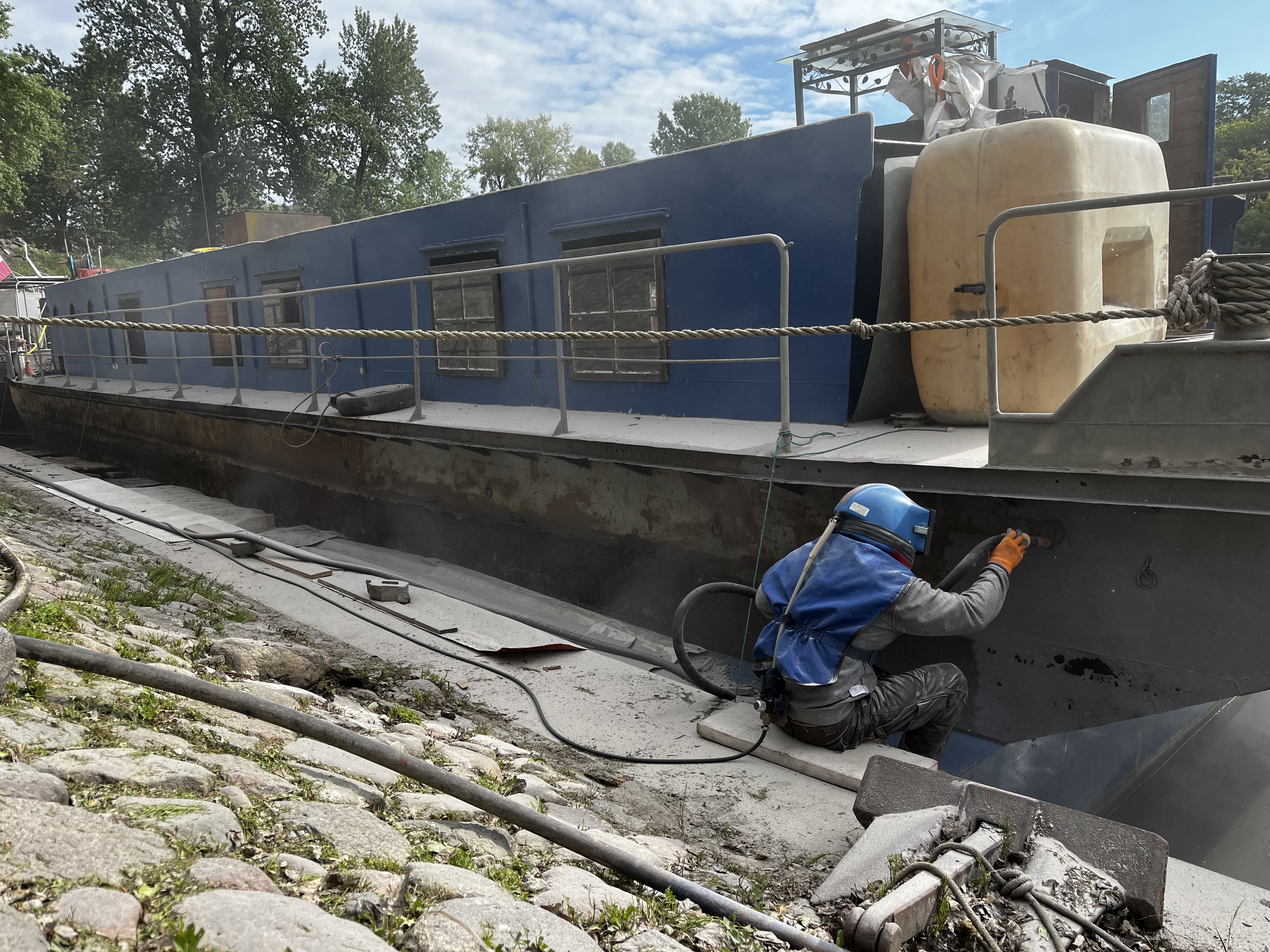 Remont kadłuba barki